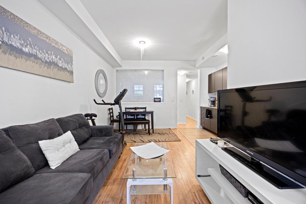 Beautiful Townhouse Near Yorkdale Mall, Wilson Subway Διαμέρισμα Τορόντο Εξωτερικό φωτογραφία