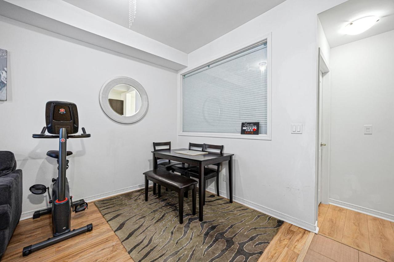 Beautiful Townhouse Near Yorkdale Mall, Wilson Subway Διαμέρισμα Τορόντο Εξωτερικό φωτογραφία