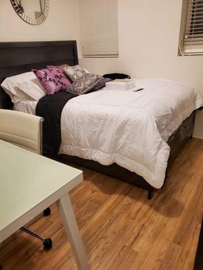 Beautiful Townhouse Near Yorkdale Mall, Wilson Subway Διαμέρισμα Τορόντο Εξωτερικό φωτογραφία