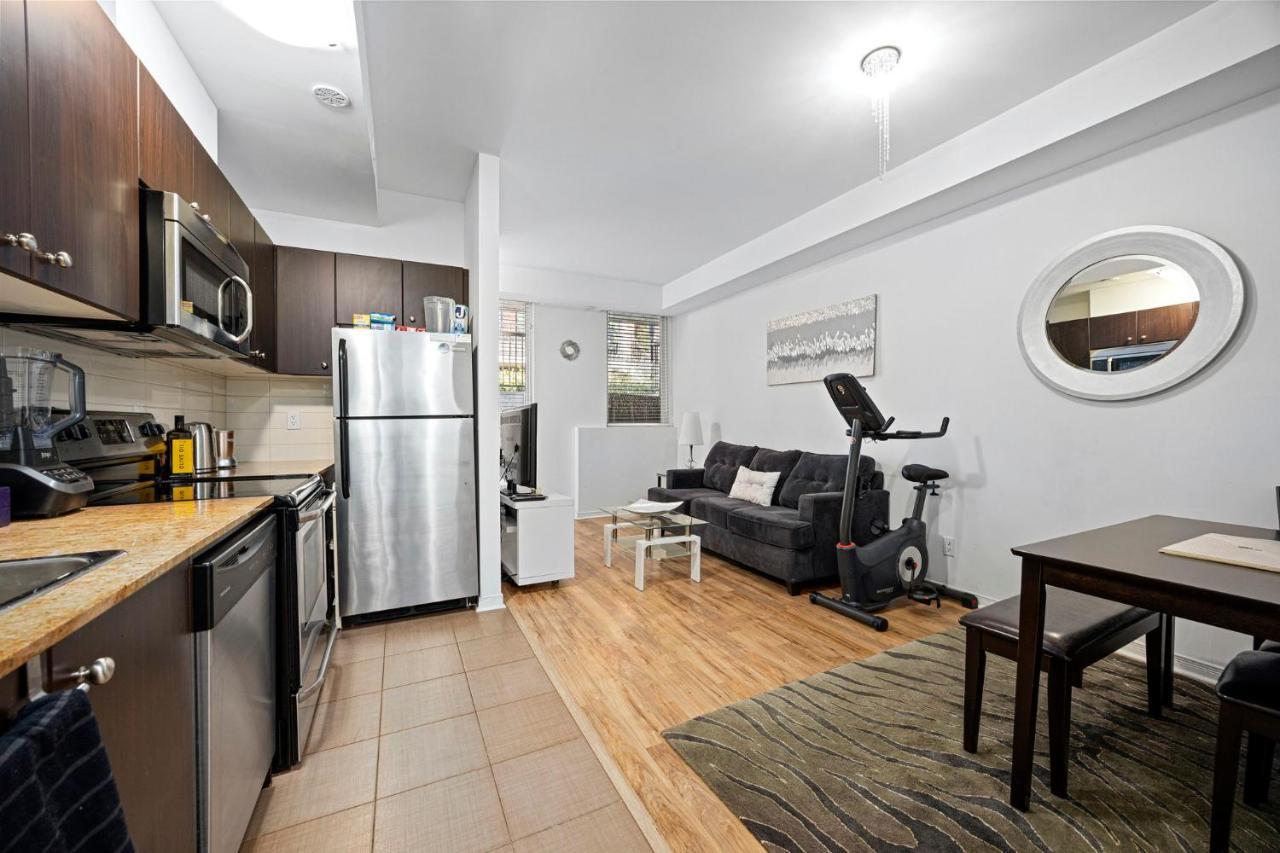 Beautiful Townhouse Near Yorkdale Mall, Wilson Subway Διαμέρισμα Τορόντο Εξωτερικό φωτογραφία