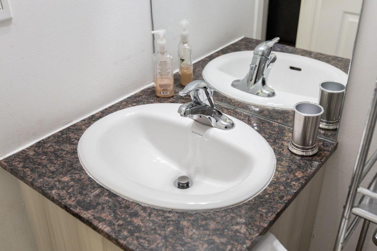 Beautiful Townhouse Near Yorkdale Mall, Wilson Subway Διαμέρισμα Τορόντο Εξωτερικό φωτογραφία