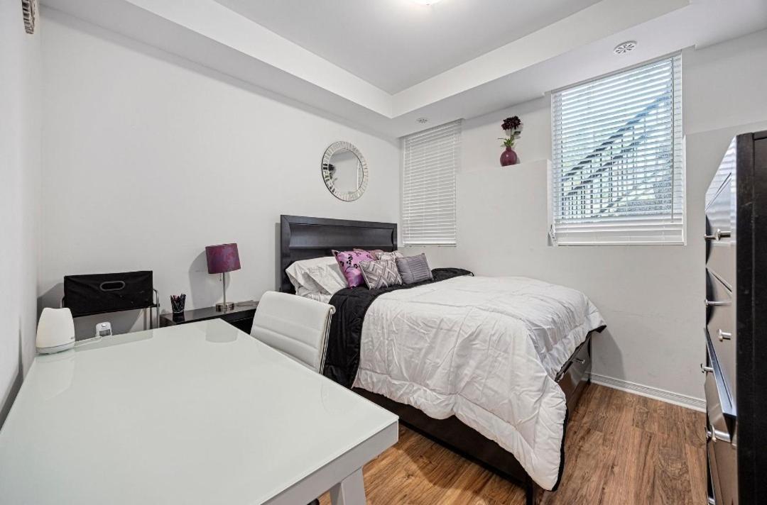Beautiful Townhouse Near Yorkdale Mall, Wilson Subway Διαμέρισμα Τορόντο Εξωτερικό φωτογραφία
